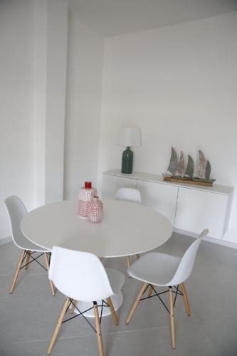 Tiche Apartment | ATHENA DESIGN APARTMENT 2