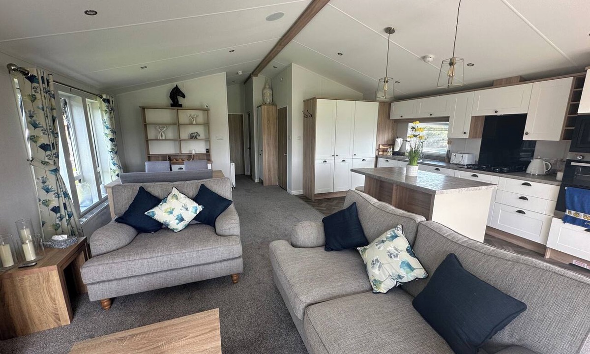Mullacott Cabin | Atlantic Breeze Luxury Lodge sleep 6