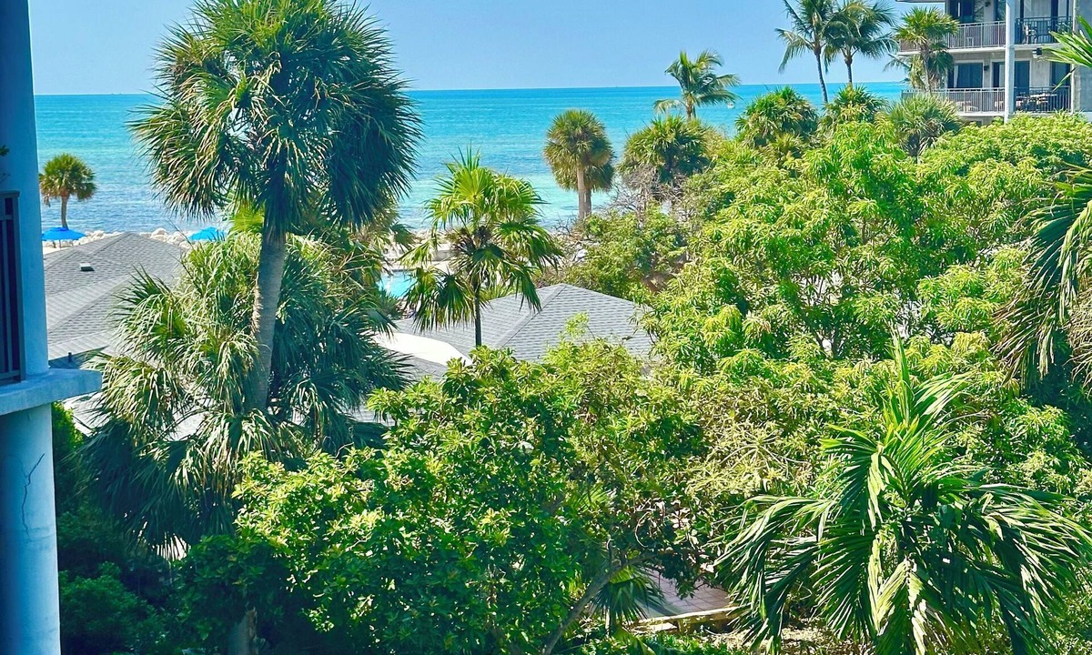 Key West Condo | Atlantic Escape Luxury Oceanview Key West Condo resort style amenities