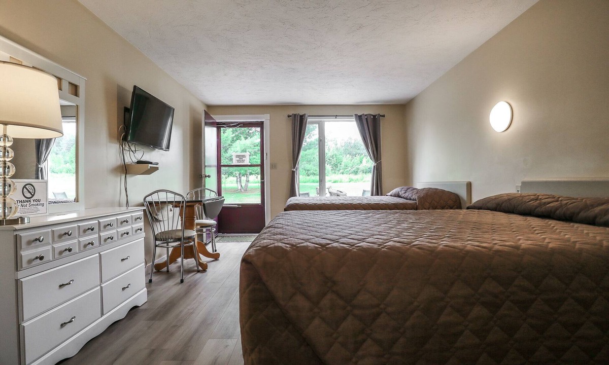 Berry Mills Hotel | Atlantic Motel