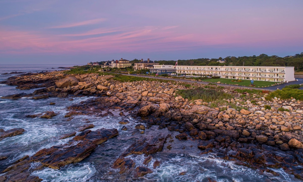 Gloucester Hotel | Atlantis Oceanfront Inn