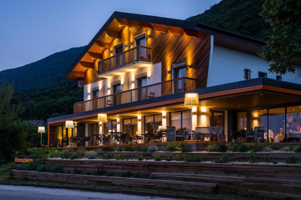 Le Bourget-du-Lac Hotel | Atmospheres