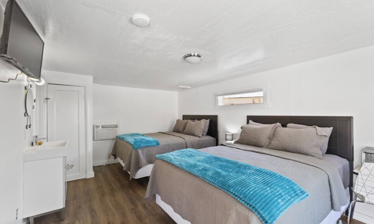 Moab Apartment | Atomic #8 I Downtown I Historic I Trailer Parking