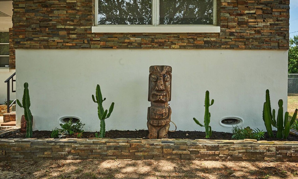 Tarpon Springs House | Atomic Tiki Modern Mid-Century Ranch House - 1950's