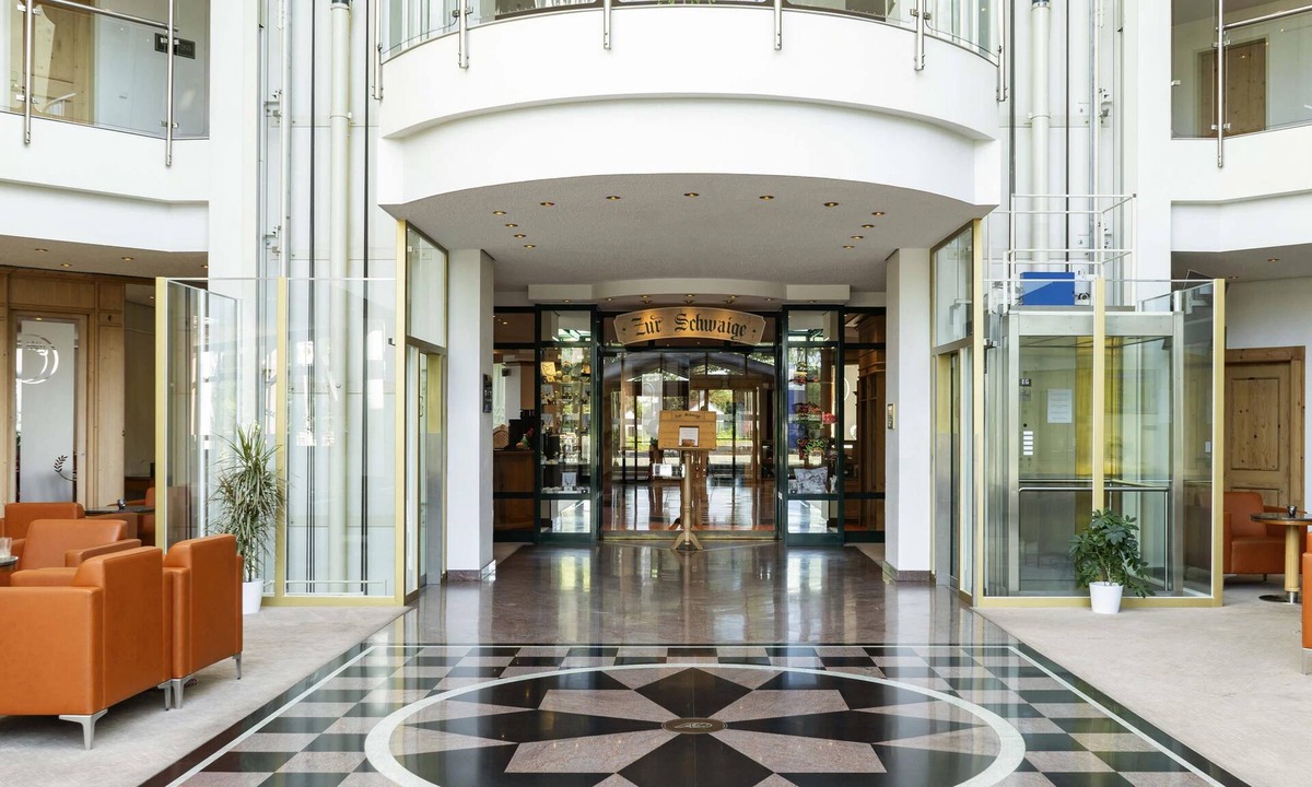 Schwaig Hotel | Atomis Hotel Munich Airport by Mercure