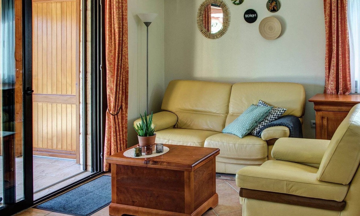 Castelnaud-la-Chapelle House | Attached house with garden for 2 people and a baby in a small-scale park