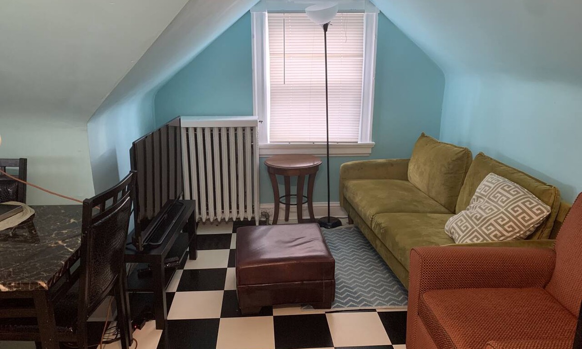 Wyndhurst Apartment | Attic Apartment in Leafy Roland Park