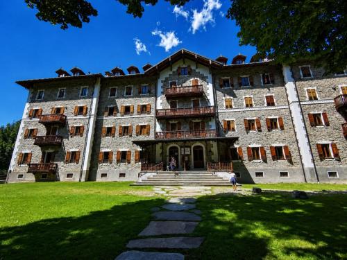 Prese-Montone Apartment | Attic historic building with air conditioning