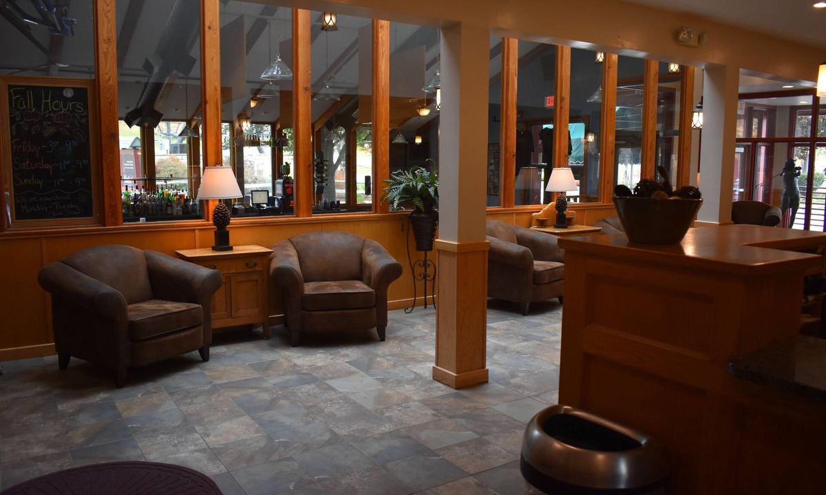 Bartlett Apartment | Attitash Mtn. Village Resort Condo sleeps 5 * New Hampshire - Near North Conway