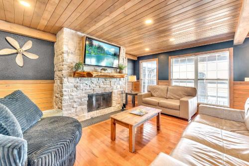 Bryant House | Attitude Adjustment Cabin with hot tub fire pit & indoor pool