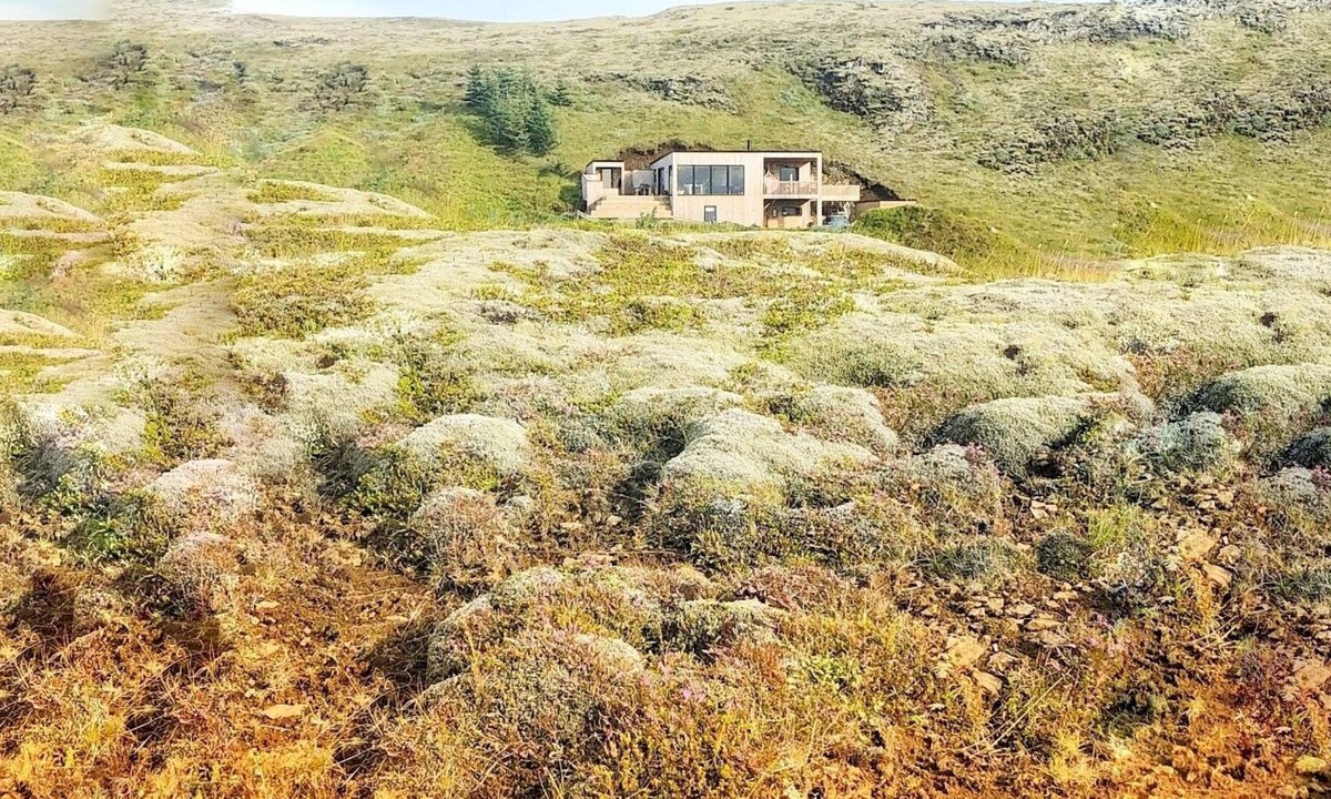 Fludir House | Attractive modern cottage - mountain/landscape view