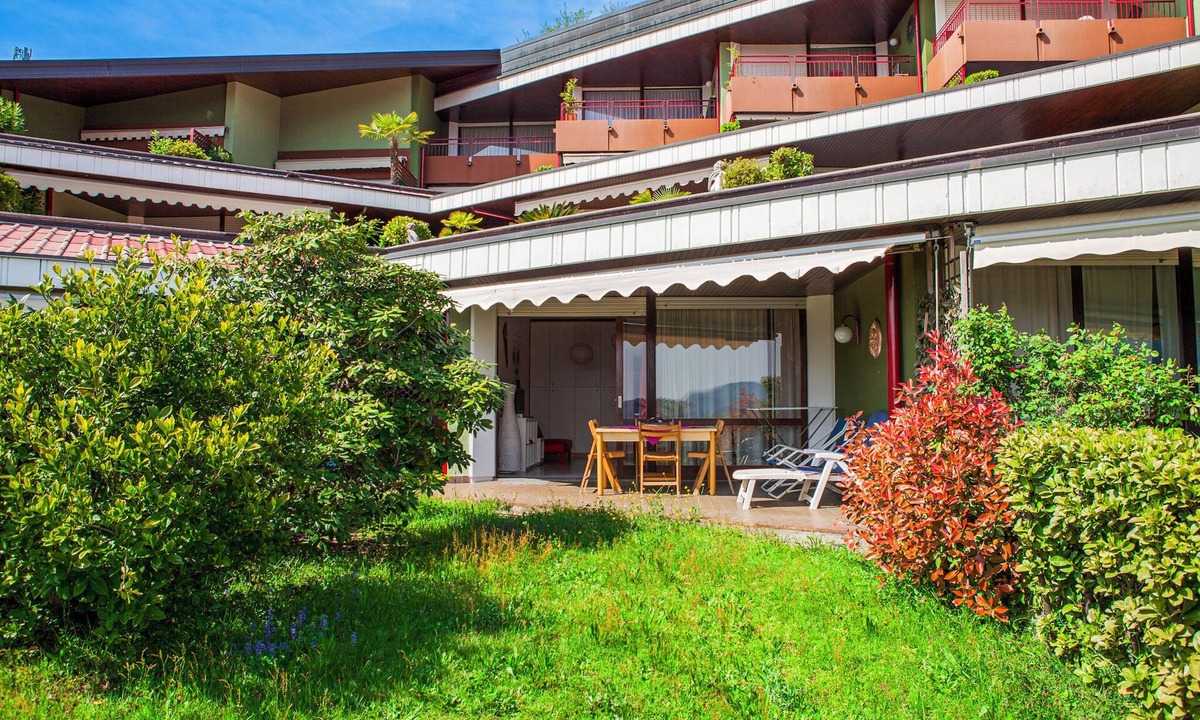 Susello Apartment | Attractive studio with terrace and garden, pool and dream view