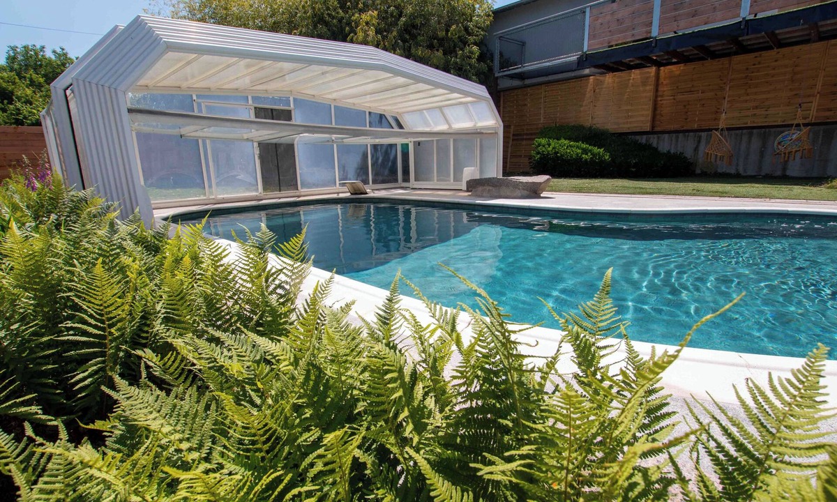 Holving House | Au Jardin Du Levant" gîte with large swimming pool and games room