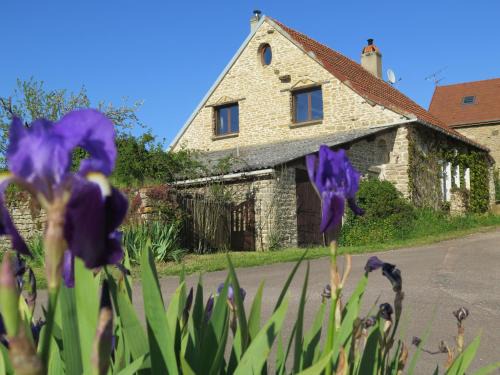 Marcilly-Ogny House | Au verger de Marcilly