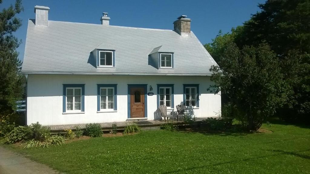 Saint-Pierre-de-l'lle-d'Orleans Bed & Breakfast | Au Vieux Foyer, Gîte & Chalets