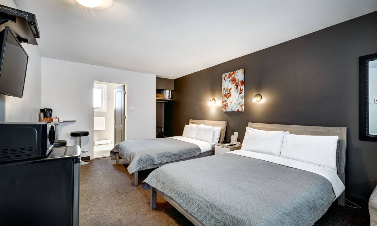 Cote-Des-Neiges—Notre-Dame-De-Grace Hotel | Auberge St. Jacques