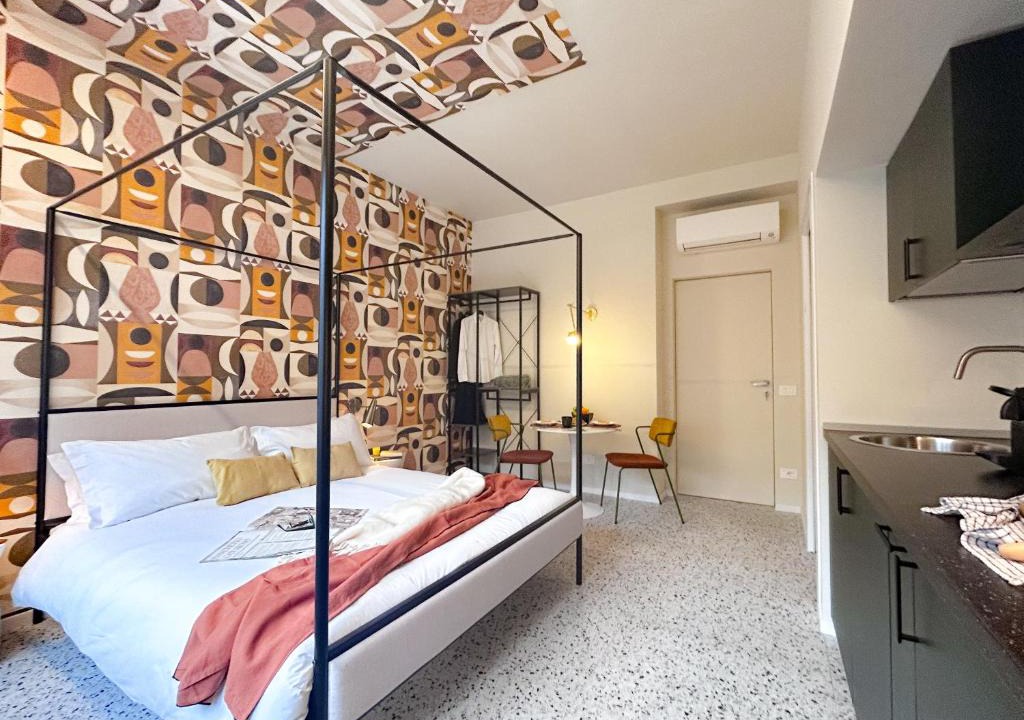 Milan Apartment | Auguste Studio Metro M1 Rembrandt 45