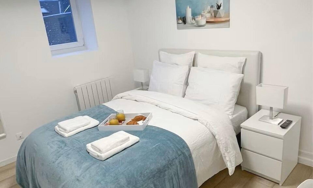 Arras Apartment | Augustine's Getaway, 40m² appartment in Arras