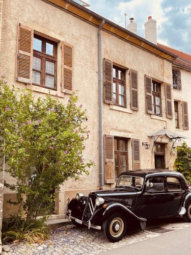 Flavigny-sur-Ozerain Bed & Breakfast | Aumônerie