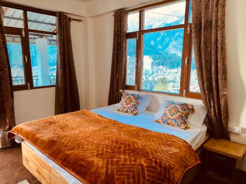 Aleo House | Aura Manali Best Mountain View Stays