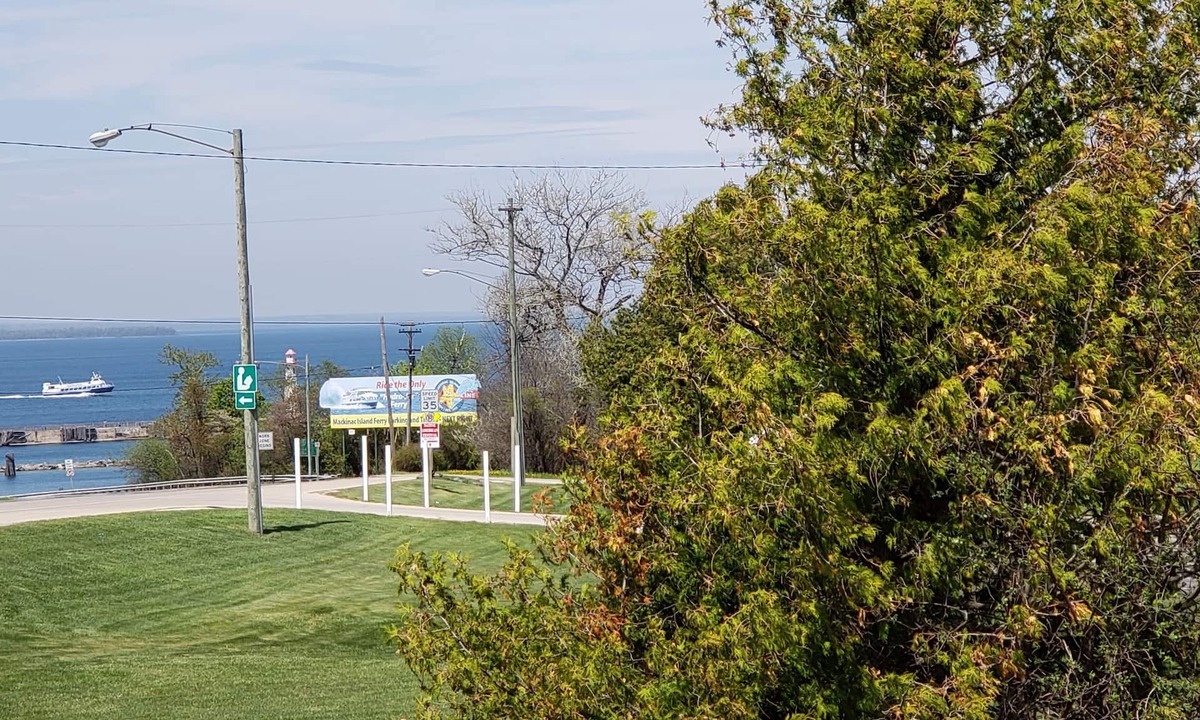 St Ignace Hotel | Aurora Borealis Motel