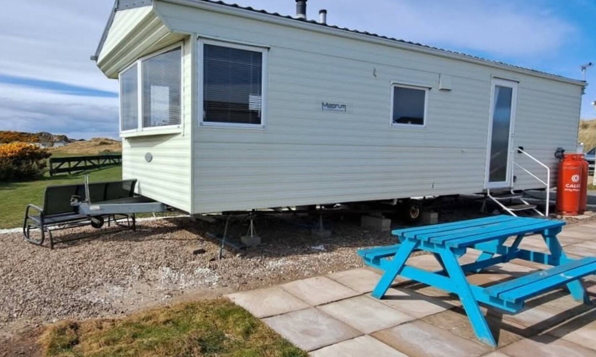Lossiemouth House | Aurora on the Dunes: Coastal Stay Near West Beach with Lighthouse View!