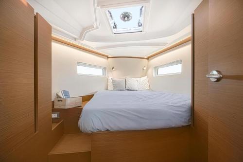Karpenisi Boat Rental | Aurora Sailing Getaway 2 or more Day Cruises in the Greek Islands