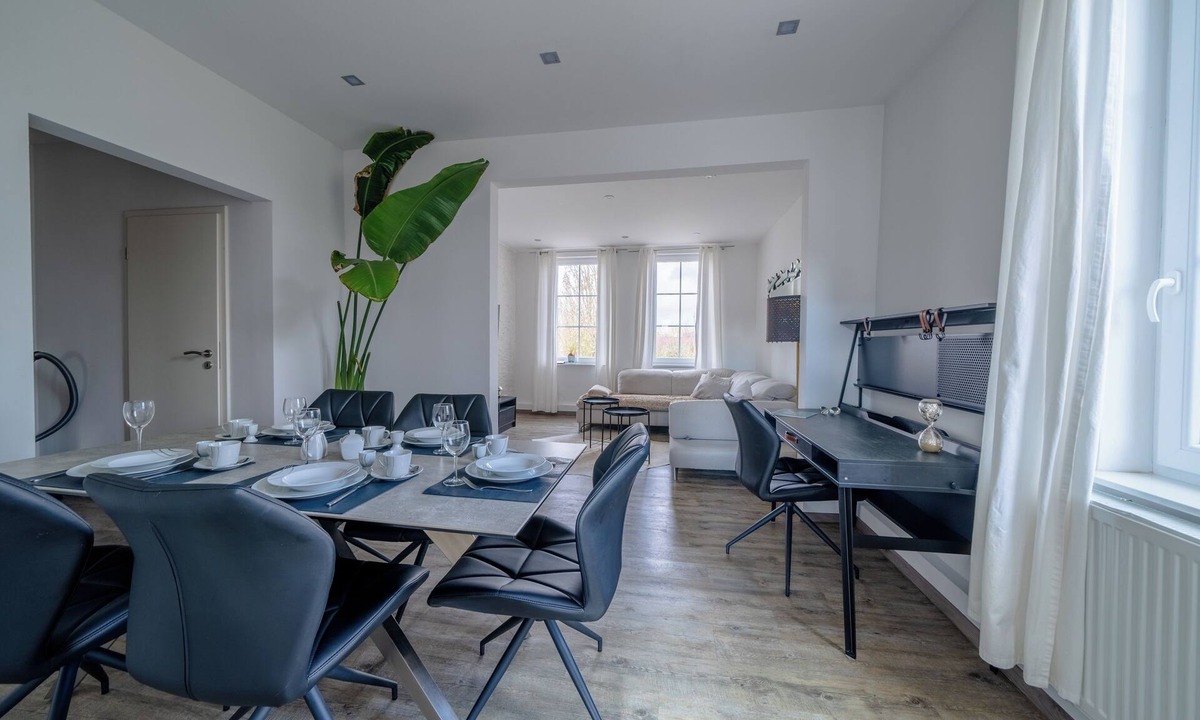 Aldenburg Apartment | Aurora Schaar
