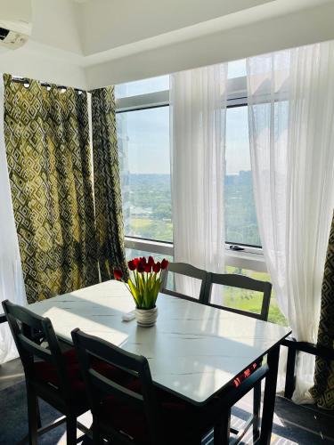 Bonifacio Global City Apartment | Aurum Suite