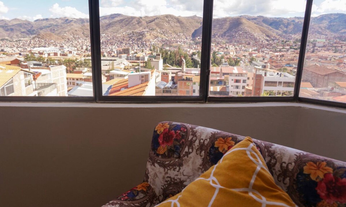 Cusco Historic Center Apartment | Ausangate: Breathtaking view just a few steps away from the San Blas market