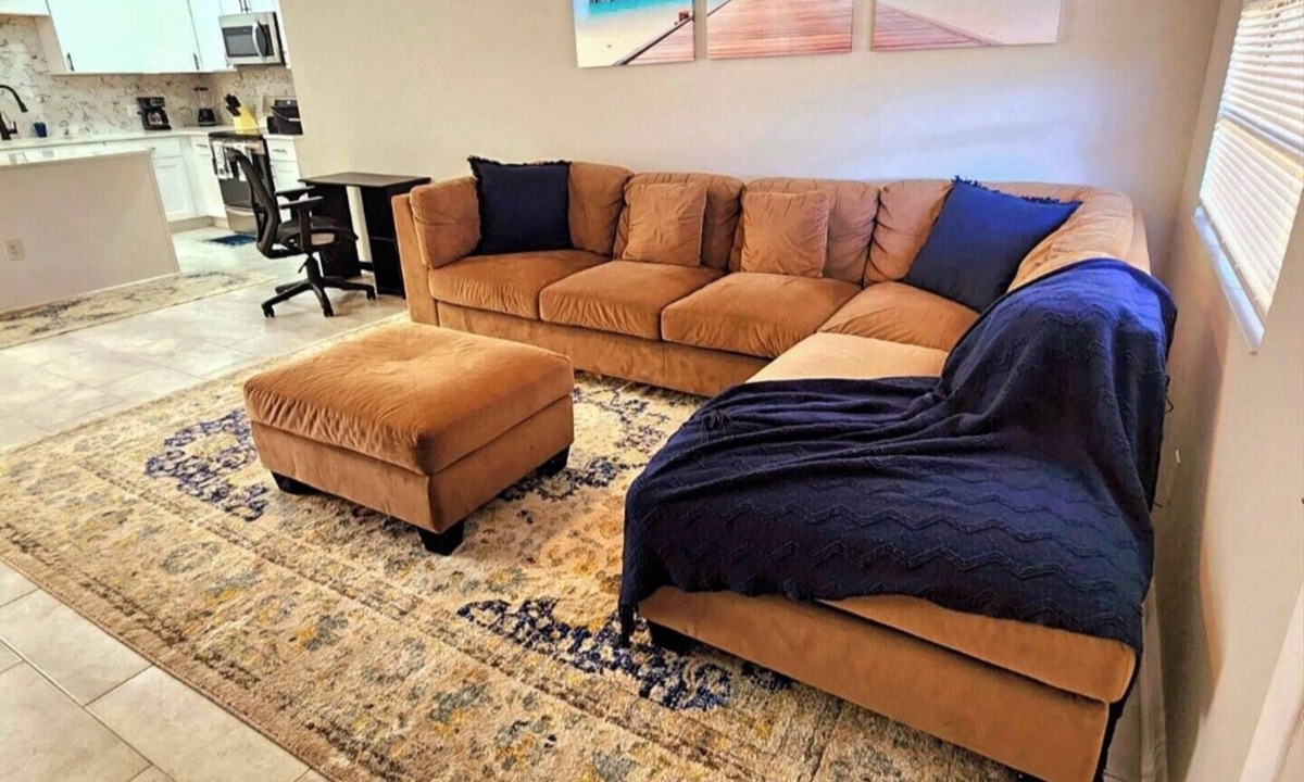 Westside House | Austin Gray: 5Bd/2Bth/Huge Vacation Home Sleeps 10!