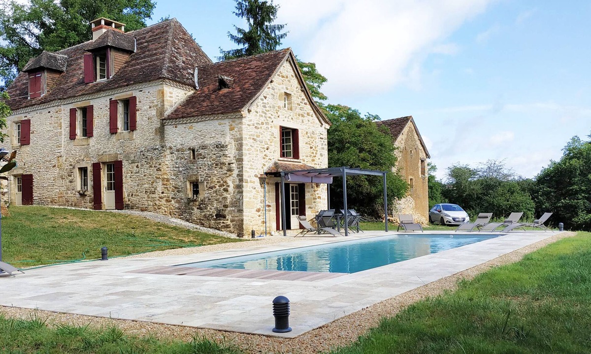 Saint-Germain-des-Pres House | Authentic 19th c Farmhouse with heated pool fiber optic and air conditionné