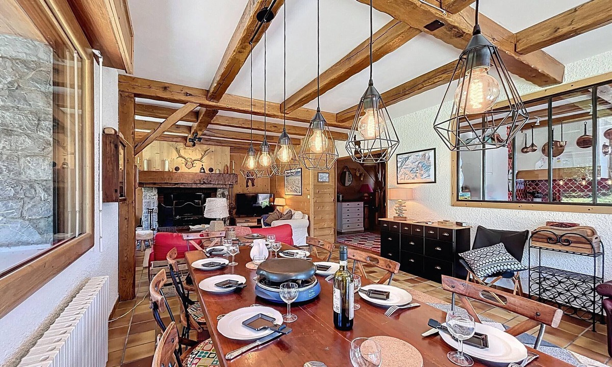 La Toussuire Ski Chalet | Authentic chalet, mountain view - 15 guests