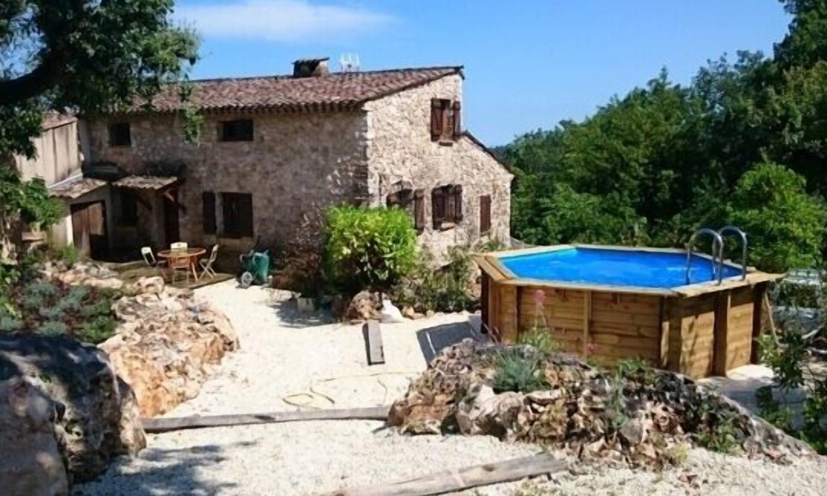 Saint-Jeannet House | Authentic charming house in a quiet wooded park.