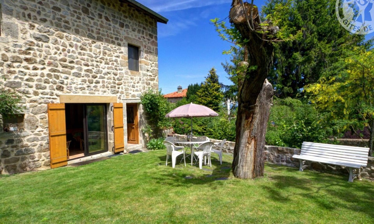 Marols Cottage | Authentic cottage for 6 with garden in Marols