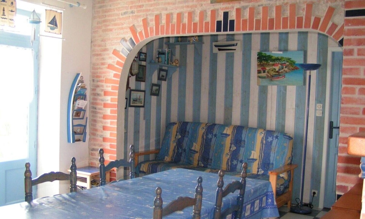 Bretignolles-sur-Mer House | Authentic home of fishermen of Vendee, decorated in nautical style