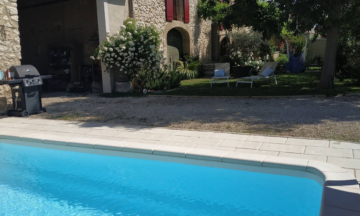 Cavaillon House | Authentic Mas en Provence with garden and swimming pool. Charming house with character.