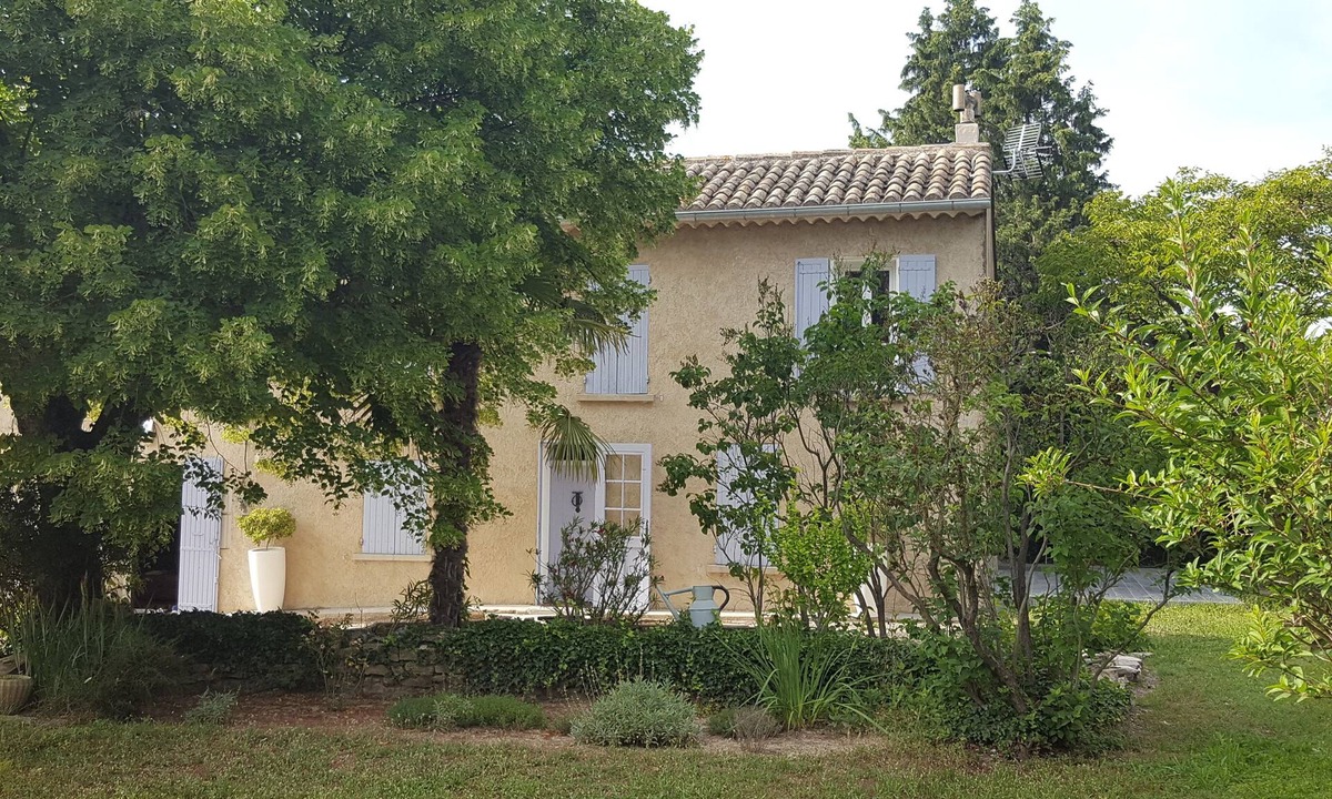 Saumane-de-Vaucluse House | Authentic Provencal farmhouse near Isle sur la Sorgue