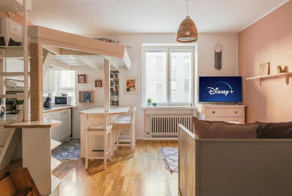 Toolo Apartment | Authentic & Personal Flat in Trendy Töölö