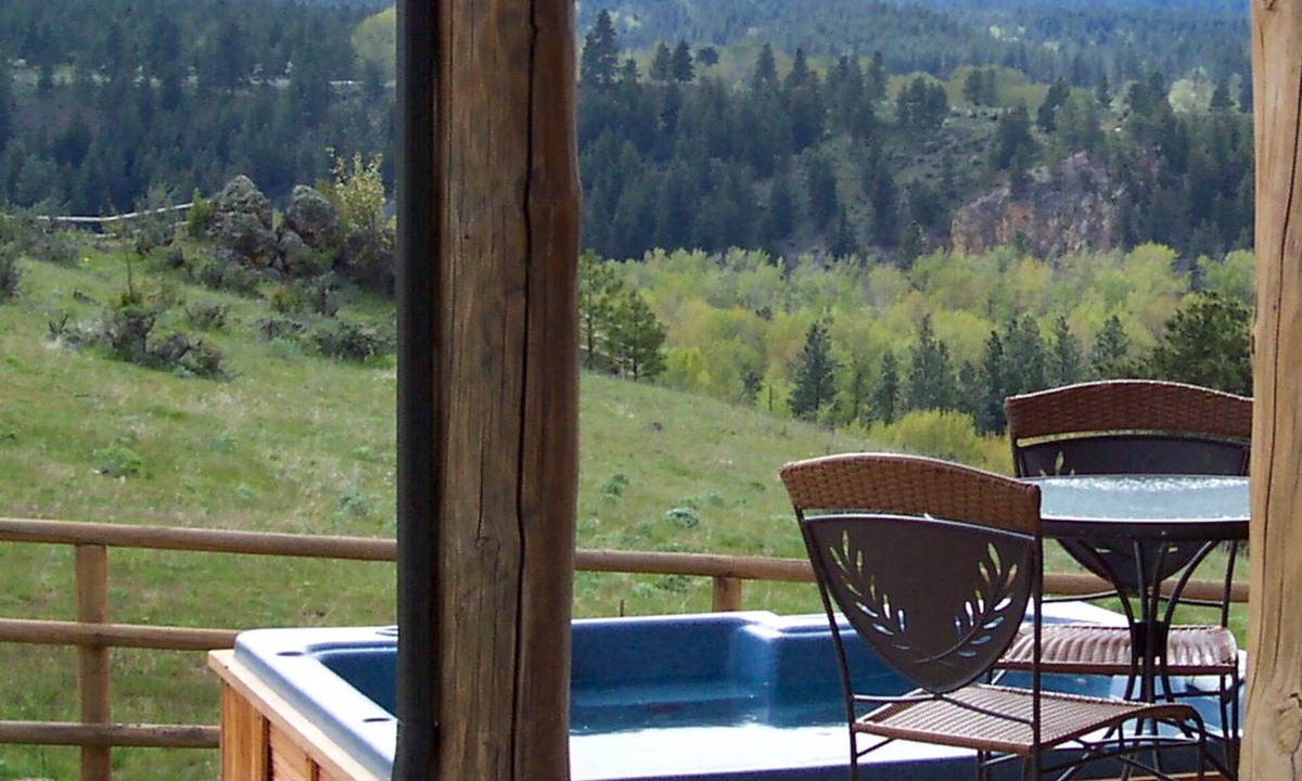 Grantsdale Cabin | Authentic Quaint Log Cabin on 2400 Private Acres w/Stellar Views & Hot Tub