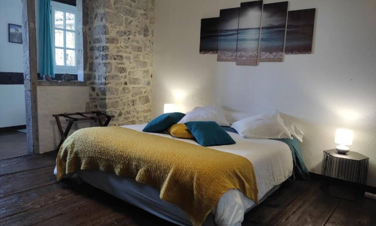 Oloron-Sainte-Marie Bed & Breakfast | Authentic Suite - PATRIMOINE