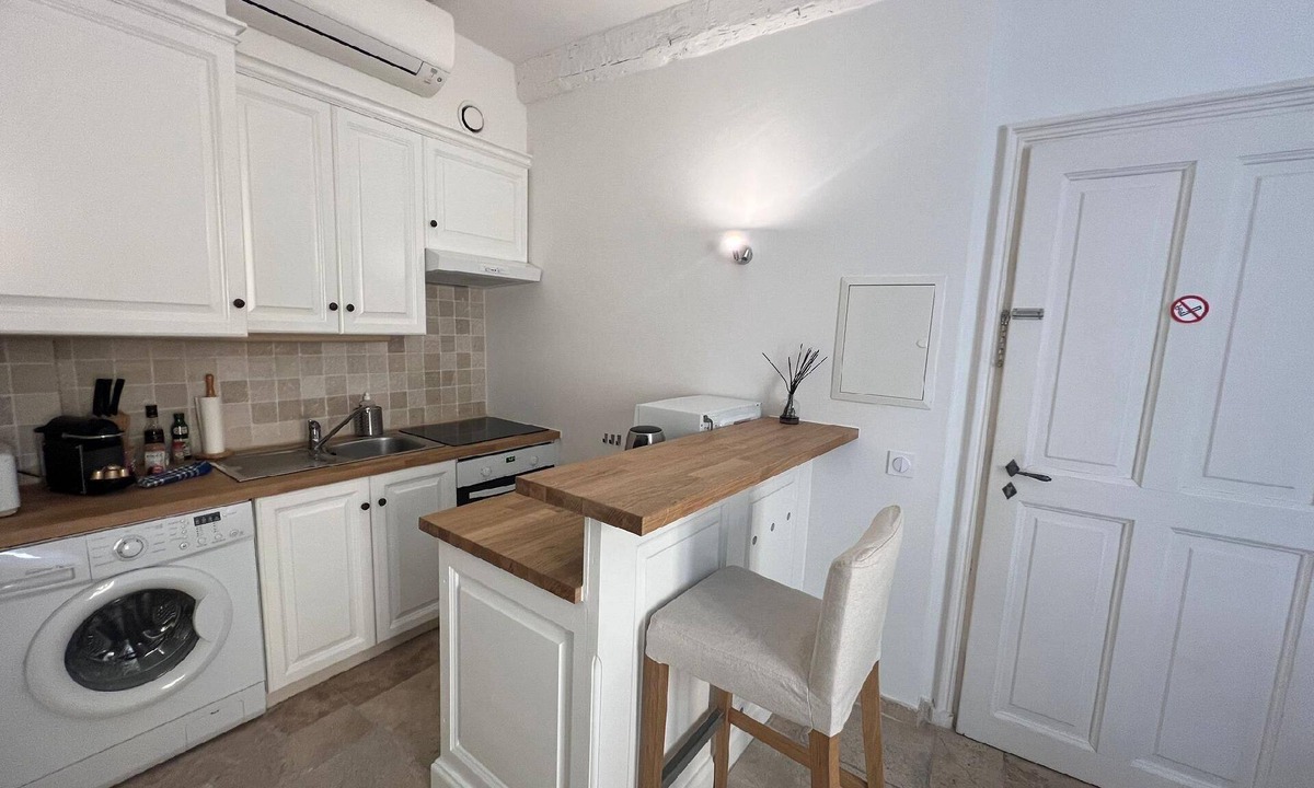 Old Town Apartment | Authentic studio in the heart of the village