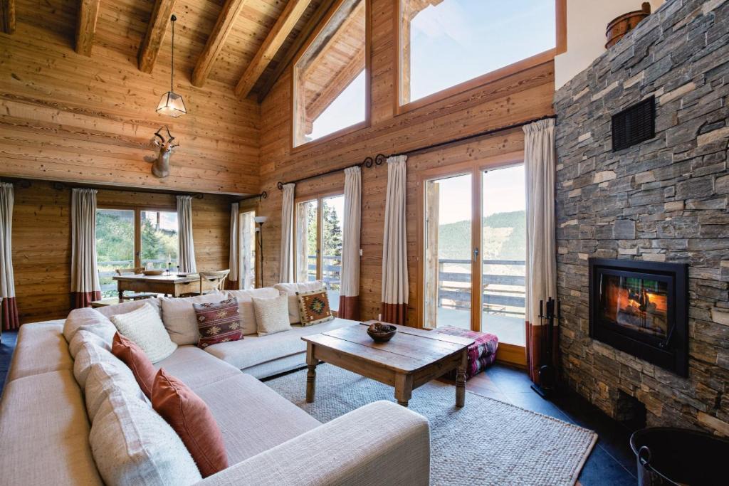 Riddes Ski Chalet | Authentic Swiss Spa Chalet Nesoya Jacuzzi Sauna