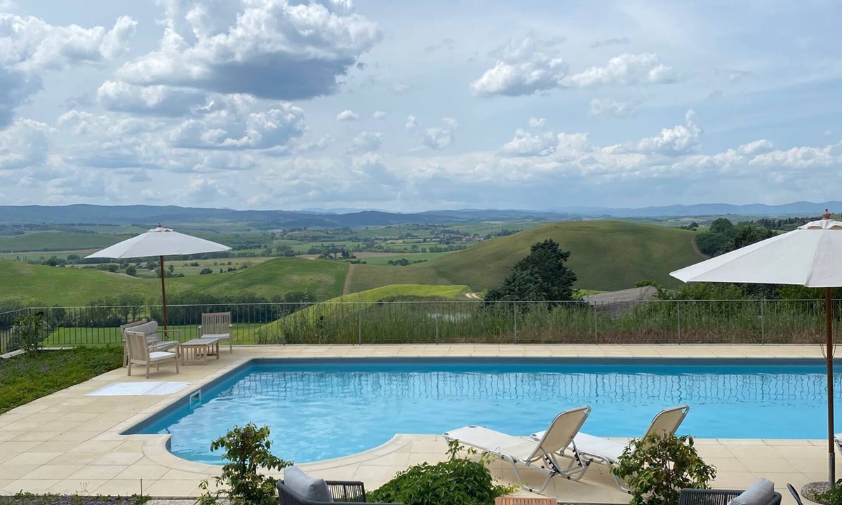 Bollano House | Authentic Tuscan house. Near Siena. Large pool. Phenomenal 360° views.