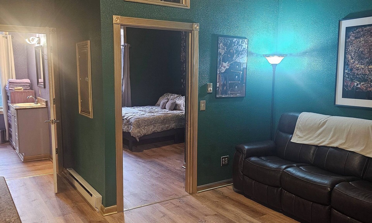 Reading Apartment | Available Now! NEW 1-bedroom apt Reading, 3 dispensaries and coffee!