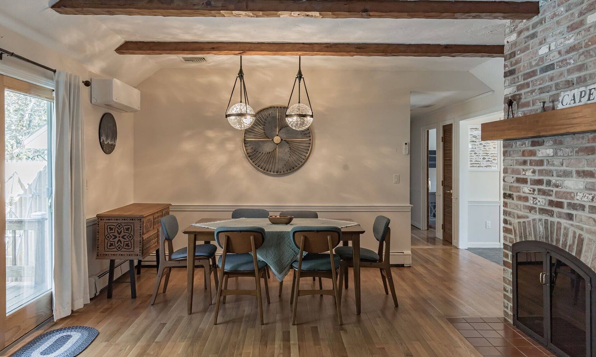 Marstons Mills House | Available off season! Family home, lots of space and yard, short drive to beach and shopping