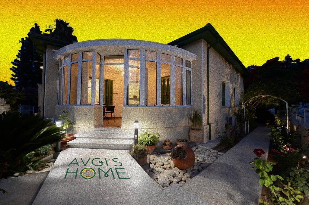 Limassol Bed & Breakfast | Avgi's Home