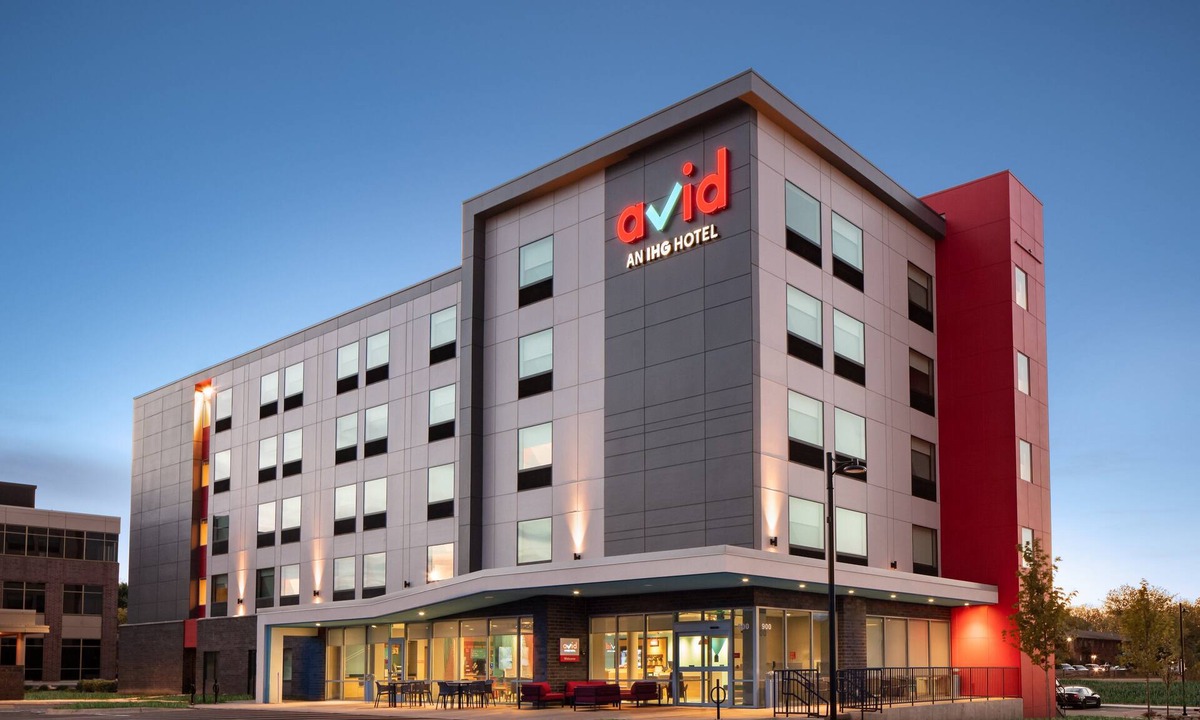 Madison Hotel | avid hotels Madison - Monona by IHG
