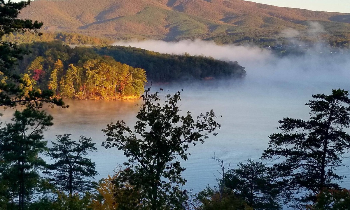 Nebo House | Awe Inspiring Views! Custom Lake Front Home on Beautiful Lake James!