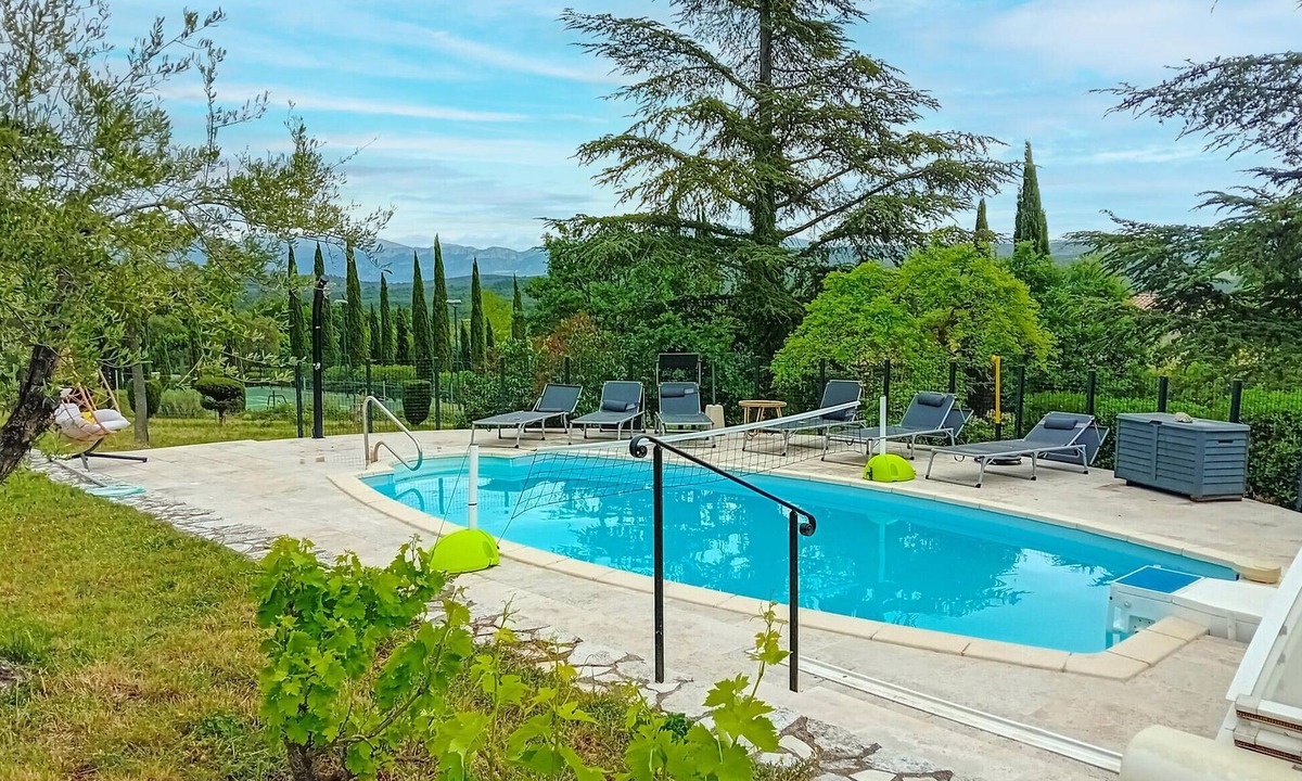 Saint-Laurent-du-Verdon House | Awesome home in Saint-Laurent-du-Verdo